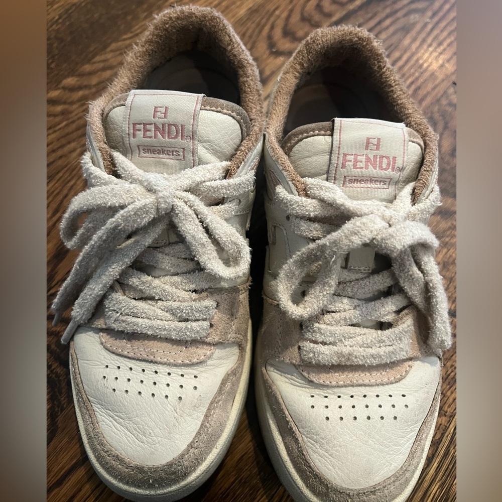 Fendi
Fendi Round Toe Lace-Up Sneakers